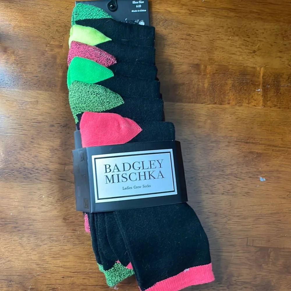 NWT Badgley Mischka ladies crew socks